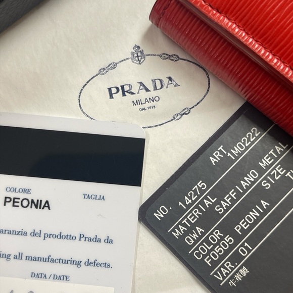 PRADA Saffiano Leather compact wallet Red - Picture 15 of 16